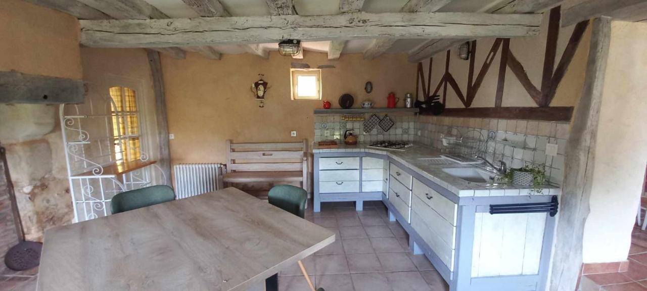 Gite Les Toisnieres Marigne-Laille Kültér fotó